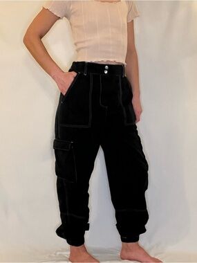 NWOT Wild Fable High Rise Cargo Jogger Pants Black Contrast Stitching Women's S